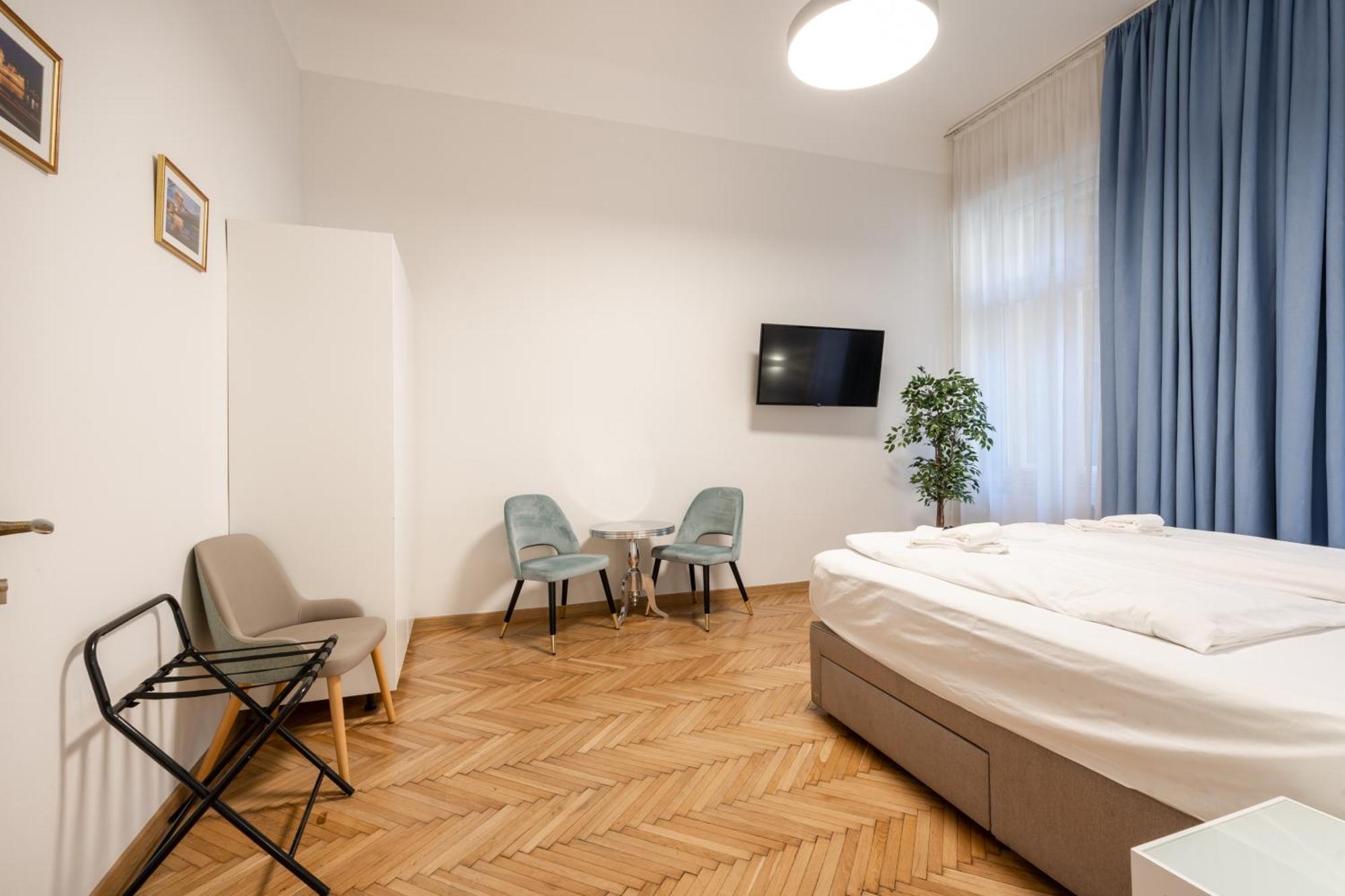 City Block Apartment *