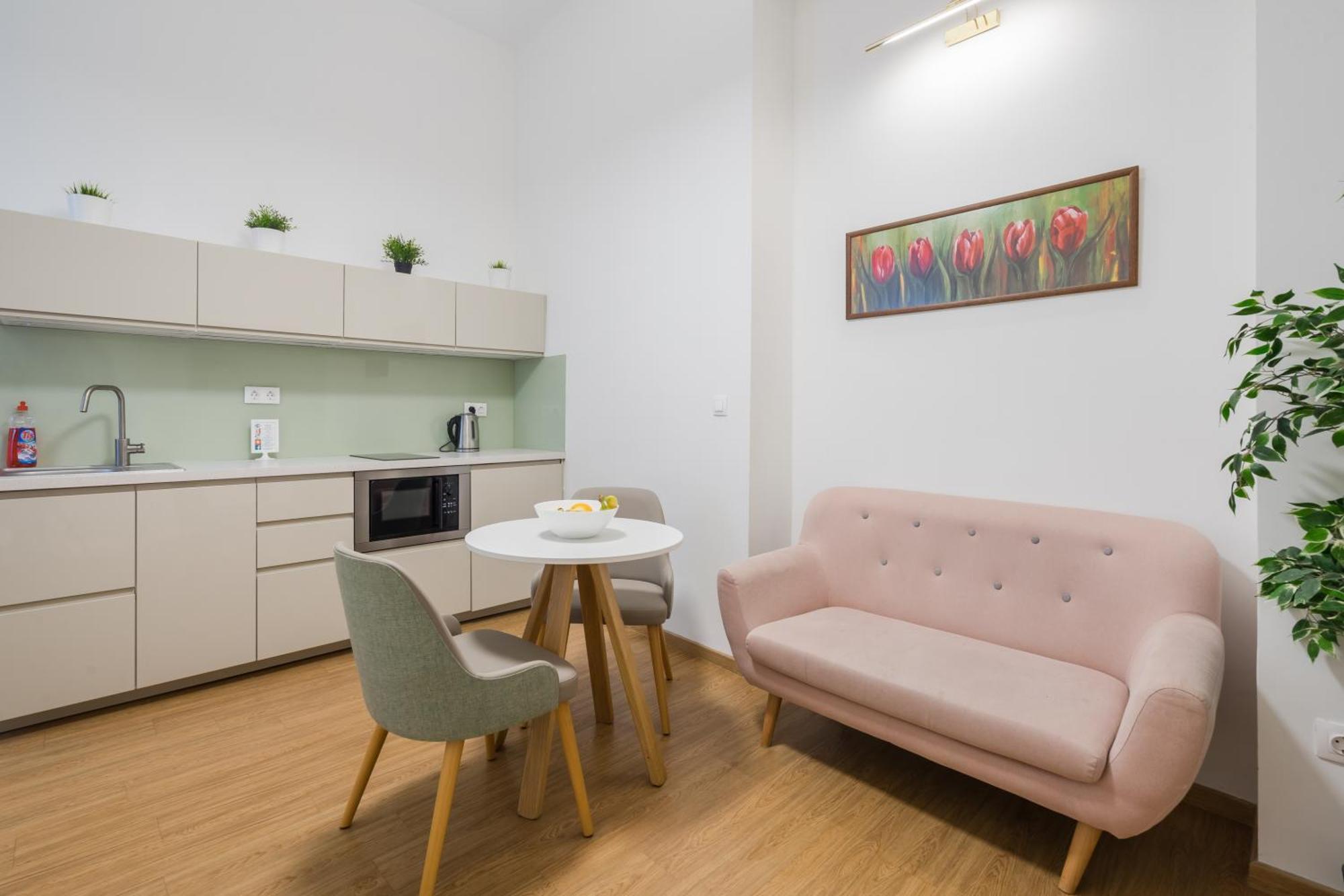 City Block Apartment *